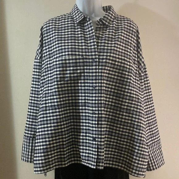 Everlane Black and White Plaid Oxford Shirt - Picture 4 of 14